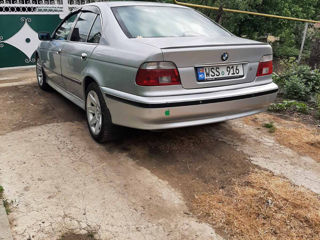 BMW 5 Series foto 1