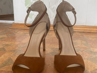 Sandale, brand Karen Millen ( Anglia ), piele intoarsa, marimea 36, fabricate in Spania/сандали foto 3