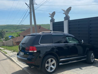 Volkswagen Touareg foto 1