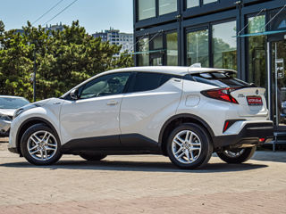 Toyota C-HR foto 2