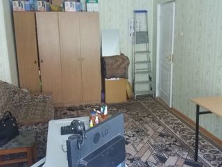 657m2 nelocativ , etajul 4 , renovat foto 7