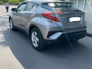 Toyota C-HR foto 4