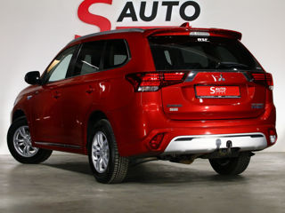Mitsubishi Outlander фото 1