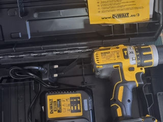 Шуруповерт  DEWALT  DCD 795 BRUSHLESS 2 батареи на 4 ампера Зарядное и кейс foto 2