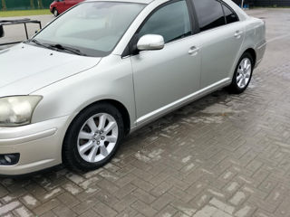 Toyota Avensis foto 3