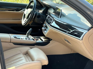 BMW 7 Series foto 11