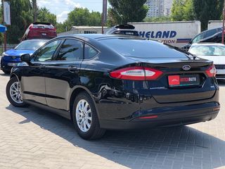 Ford Mondeo foto 5