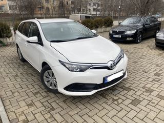 Toyota Auris foto 1