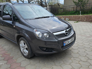 Opel Zafira foto 1