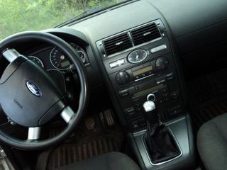 Ford Mondeo foto 2