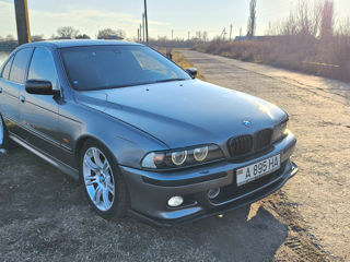 BMW 5 Series foto 2