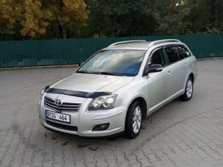 Toyota Avensis foto 1