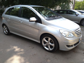 Mercedes B-Class foto 4