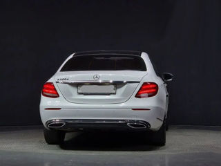 Mercedes E-Class foto 4