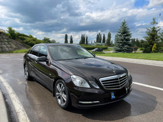 Mercedes E-Class foto 1