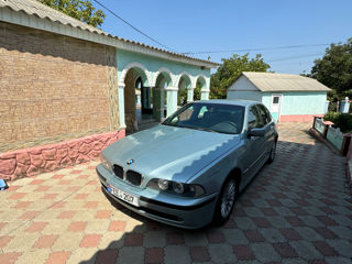 BMW 5 Series foto 1