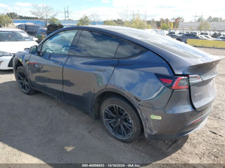 Tesla Model Y foto 6