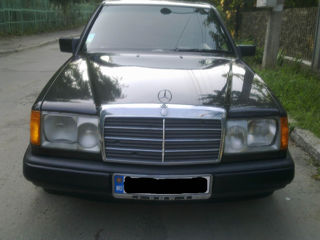 Mercedes Series (W124) foto 2