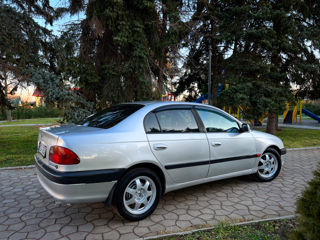 Toyota Avensis foto 6