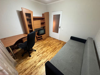 Apartament cu 3 camere, 70 m², Buiucani, Chișinău foto 5