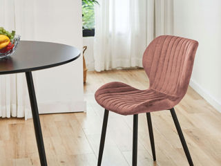 Scaun pentru cafenea ce combină stilul elegant cu designul modern