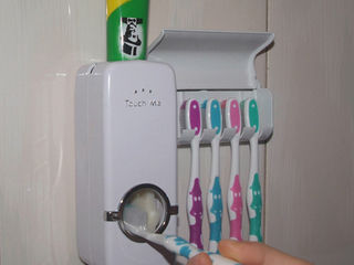 Dozator de pasta de dinti si suport pentru periute! foto 1