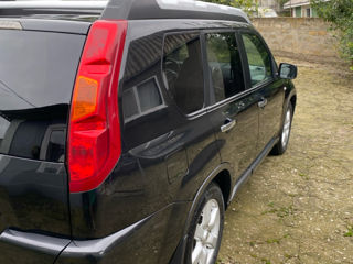 Nissan X-Trail foto 2