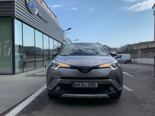 Toyota C-HR foto 2