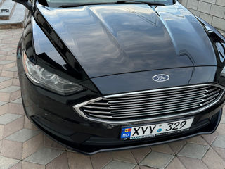 Ford Fusion foto 2