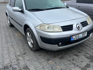 Renault Megane foto 2