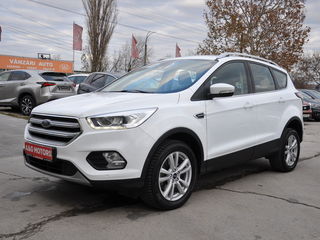 Ford Kuga foto 1