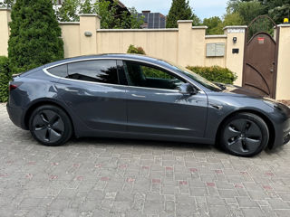 Tesla Model 3 foto 4