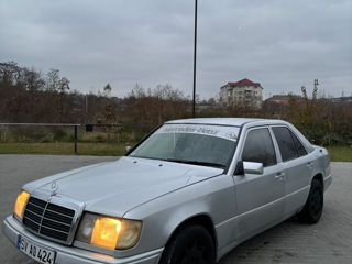 Mercedes E-Class foto 2