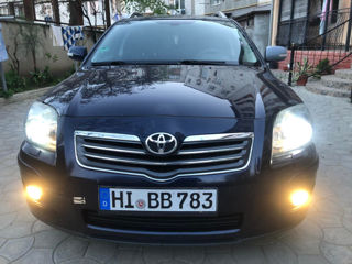 Toyota Avensis foto 4