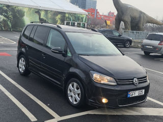 Volkswagen Touran foto 2