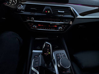 BMW 5 Series foto 7