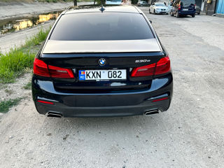 BMW 5 Series foto 6