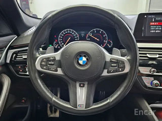 BMW 5 Series foto 12