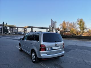 Volkswagen Touran foto 7