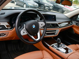 BMW 7 Series foto 10