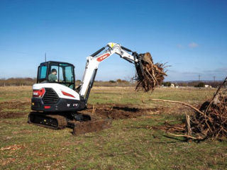 Miniexcavator bobcat lucrari foto 2