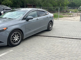 Ford Fusion foto 2