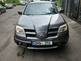 Mitsubishi Outlander foto 1