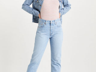 Levis 501 cropped