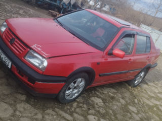 Volkswagen Vento foto 4