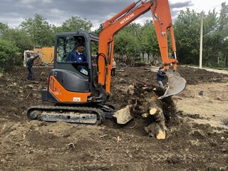 Miniexcavator/ Bobcat / Buldoexcavator/ Kamaz / Compactor / Basculant / Evacuator foto 6