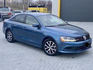 Volkswagen Jetta foto 1