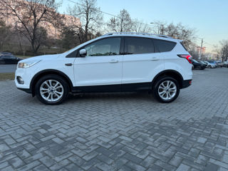 Ford Kuga foto 2