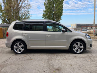 Volkswagen Touran foto 3