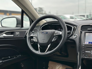 Ford Fusion foto 8